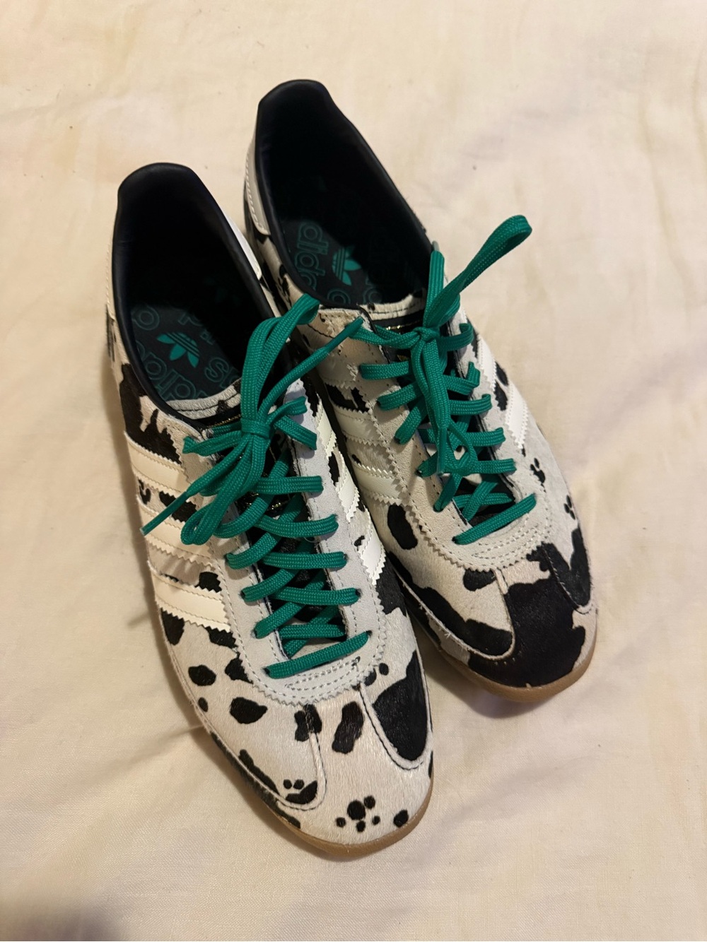 adidas Women’s Animal Print Sneakers with Green Laces EUC 1443